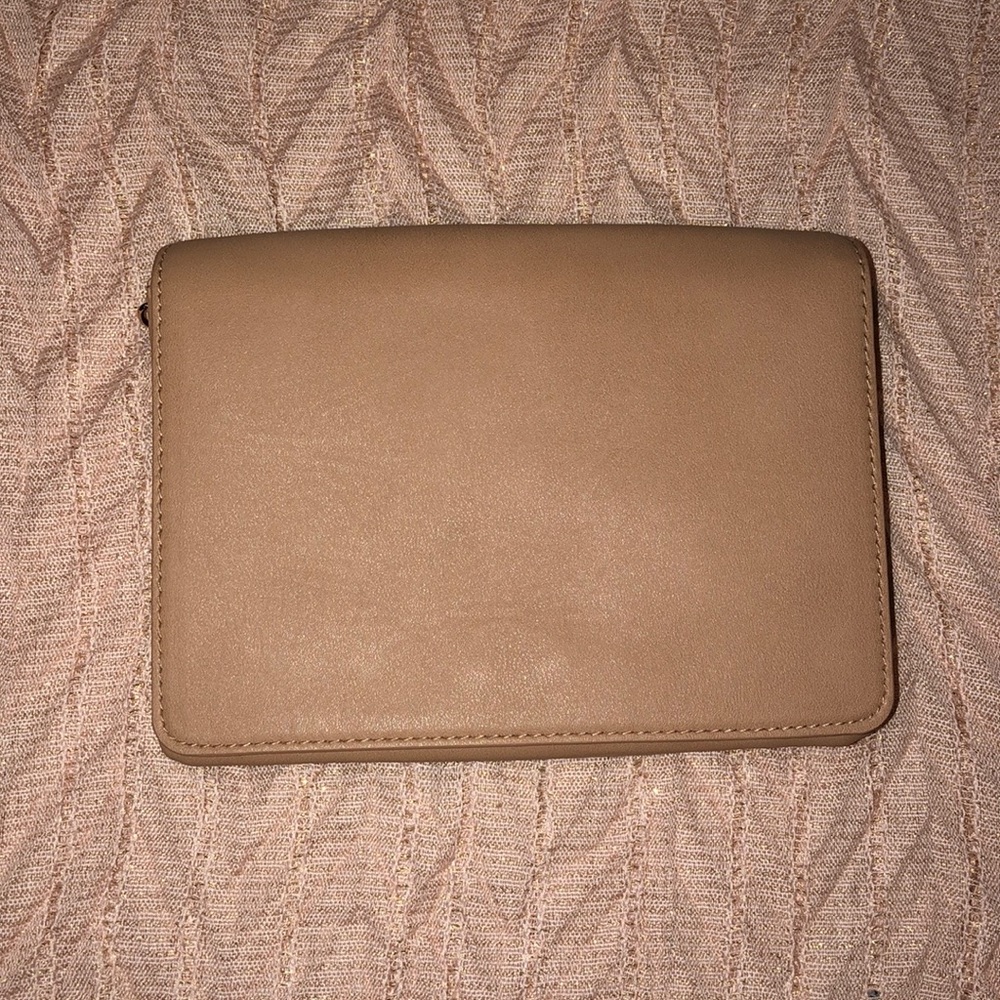 H & M clutch